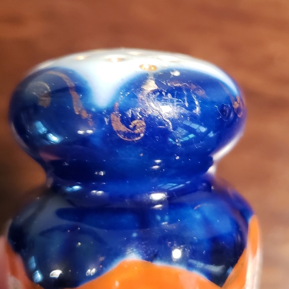 Vintage Handpainted Salt & Pepper Shaker Set - Picture 5 of 12